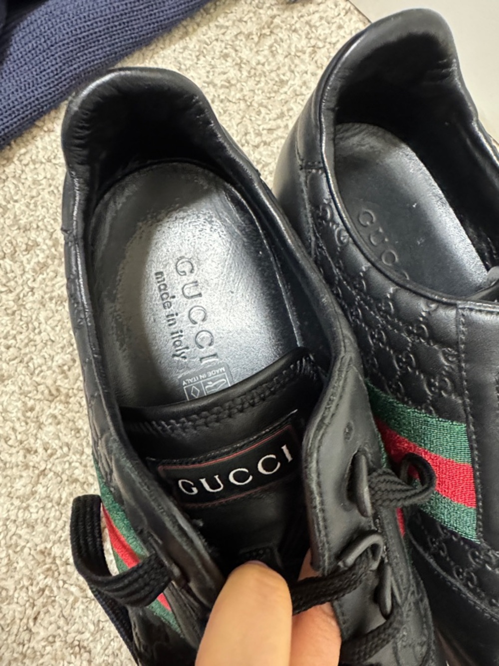Gucci Black Leather Men’s Low-Top Sneaker with Red and Green Web - Picture 3 of 5